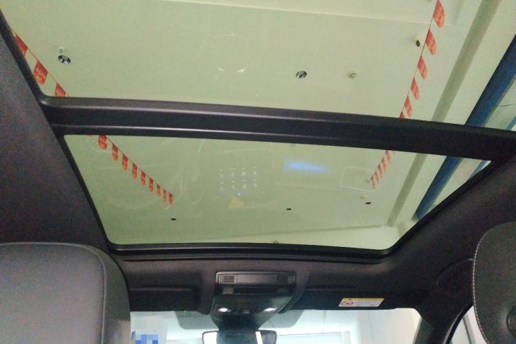 Used Volkswagen T-ROC 2023 300TSI DSG Two-Wheel-Drive Chen Guang Edition Headliner