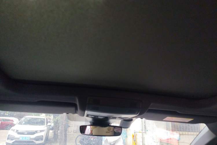Used Volkswagen T-ROC 2023 300TSI DSG Two-Wheel-Drive Chen Guang Edition Headliner