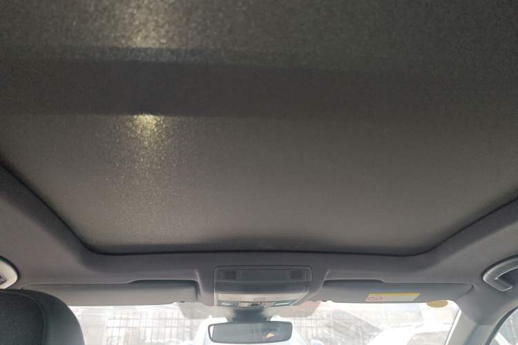 Used Volkswagen T-ROC 2023 300TSI DSG Two-Wheel Drive Starlight Edition Headliner