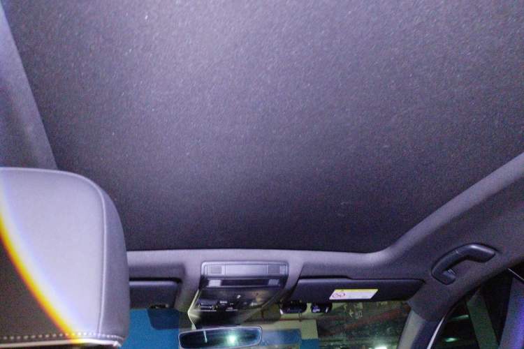 Used Volkswagen T-ROC 2023 300TSI DSG Two-Wheel-Drive Chen Guang Edition Headliner
