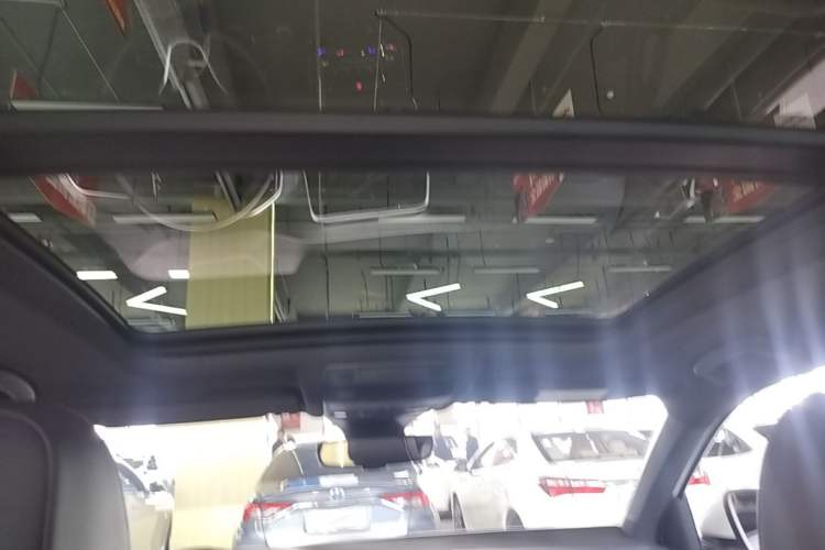Used Volkswagen T-ROC 2023 300TSI DSG Two-Wheel-Drive Chen Guang Edition Headliner