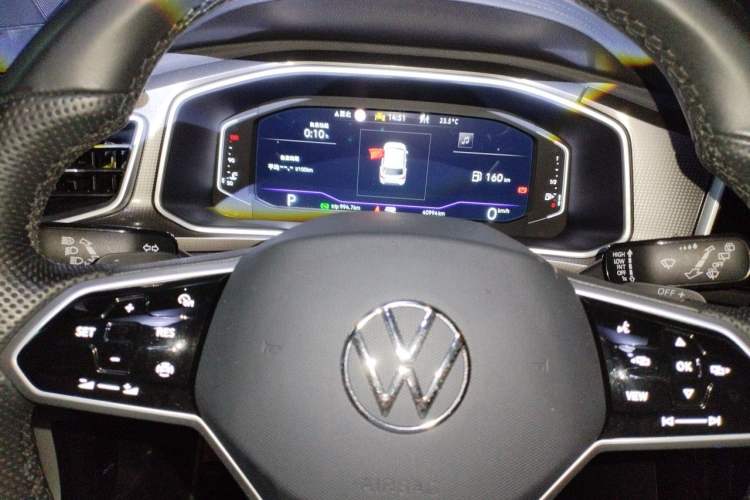 Used Volkswagen T-ROC 2023 300TSI DSG Two-Wheel-Drive Chen Guang Edition Instrument Cluster