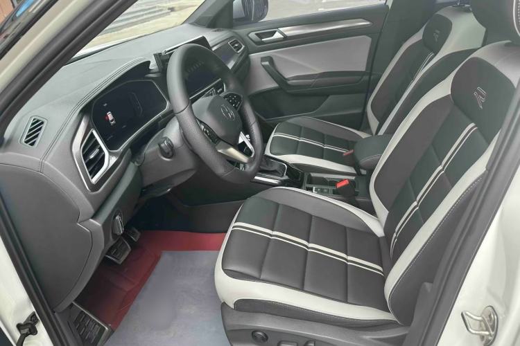 Used Volkswagen T-ROC 2023 300TSI DSG Two-Wheel-Drive Chen Guang Edition Interior 2