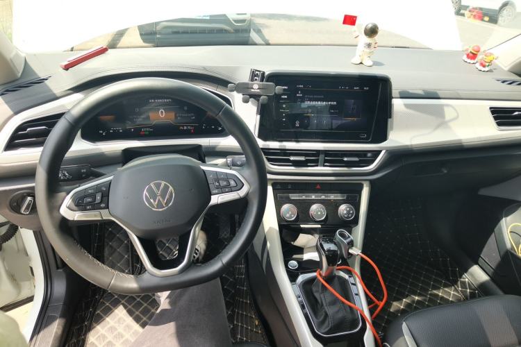 Used Volkswagen T-ROC 2023 280TSI DSG Two-Wheel Drive Time Edition Interior 2