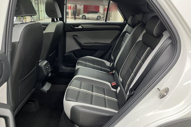 Used Volkswagen T-ROC 2023 300TSI DSG Two-Wheel Drive Starlight Edition Interior 3
