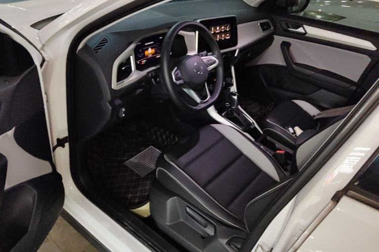 Used Volkswagen T-ROC 2023 280TSI DSG Two-Wheel Drive Time Edition Interior 3
