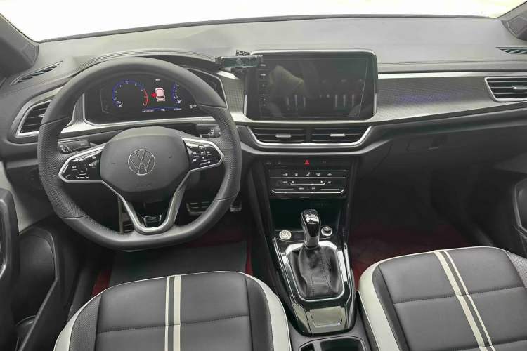Used Volkswagen T-ROC 2023 300TSI DSG Two-Wheel-Drive Chen Guang Edition Interior 4