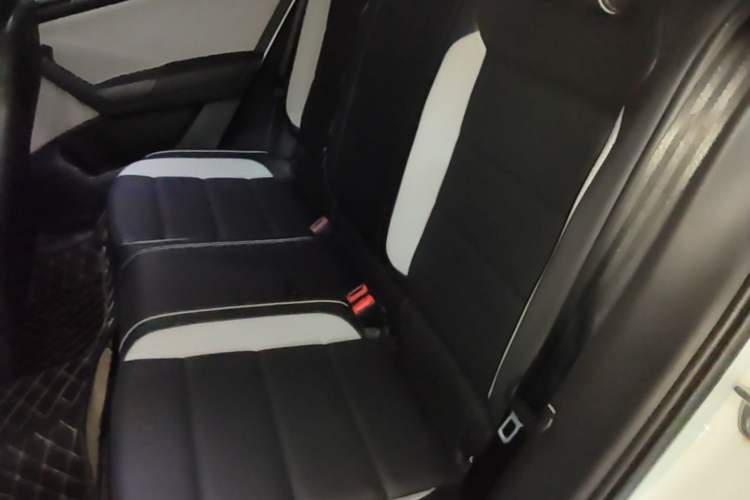 Used Volkswagen T-ROC 2023 280TSI DSG Two-Wheel Drive Time Edition Interior 4