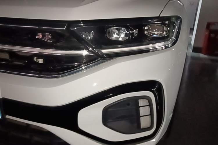 Used Volkswagen T-ROC 2023 300TSI DSG Two-Wheel-Drive Chen Guang Edition Left Front Headlight