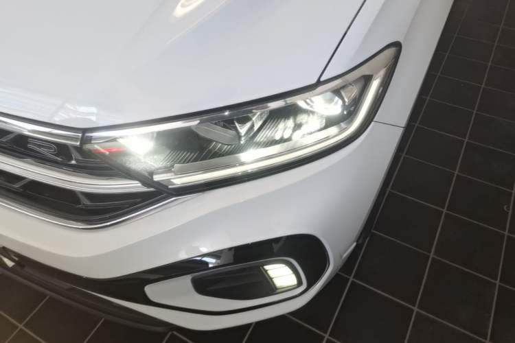 Used Volkswagen T-ROC 2023 300TSI DSG Two-Wheel-Drive Chen Guang Edition Left Front Headlight