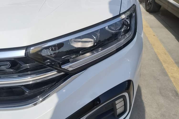 Used Volkswagen T-ROC 2023 300TSI DSG Two-Wheel-Drive Chen Guang Edition Left Front Headlight