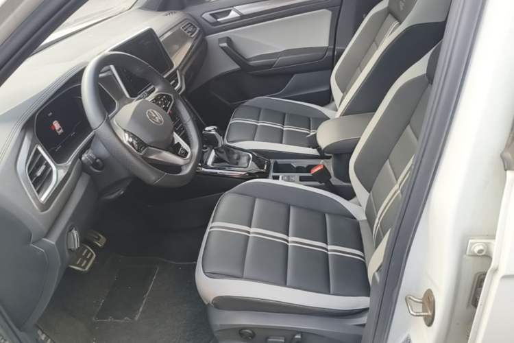 Used Volkswagen T-ROC 2023 300TSI DSG Two-Wheel-Drive Chen Guang Edition Left Front Seat