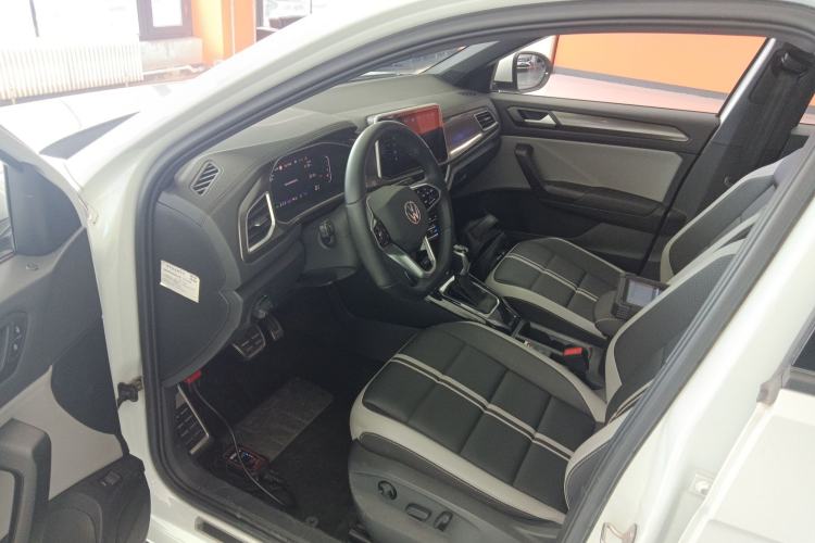 Used Volkswagen T-ROC 2023 300TSI DSG Two-Wheel-Drive Chen Guang Edition Left Front Seat