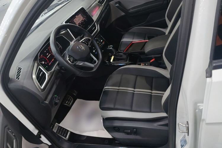 Used Volkswagen T-ROC 2023 300TSI DSG Two-Wheel-Drive Chen Guang Edition Left Front Seat