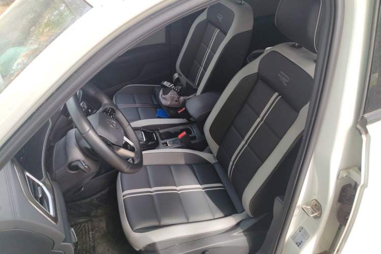 Used Volkswagen T-ROC 2023 300TSI DSG Two-Wheel-Drive Chen Guang Edition Left Front Seat