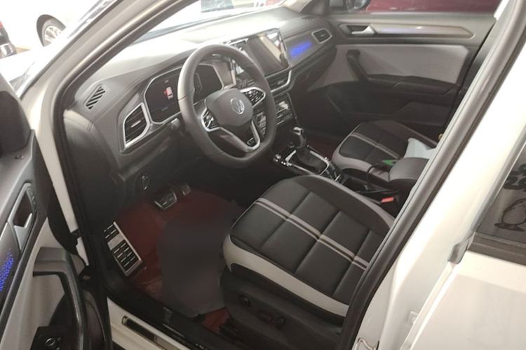 Used Volkswagen T-ROC 2023 300TSI DSG Two-Wheel-Drive Chen Guang Edition Left Front Seat