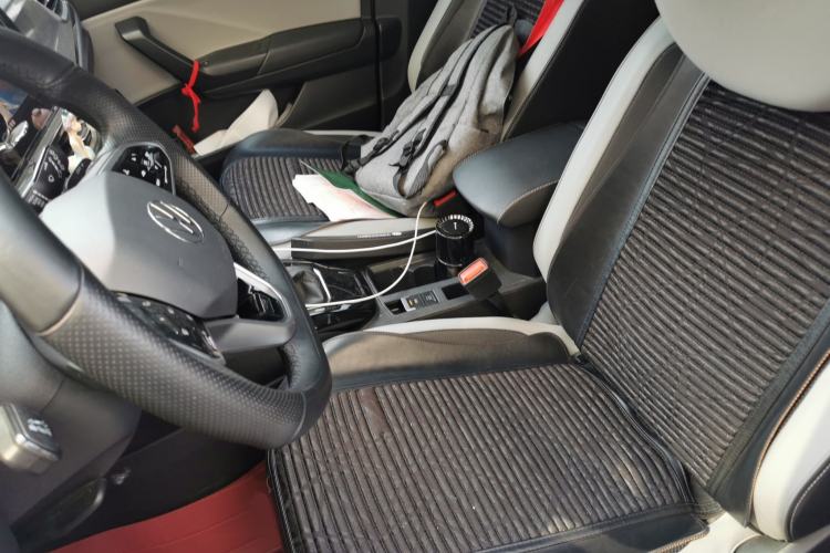Used Volkswagen T-ROC 2023 300TSI DSG Two-Wheel-Drive Chen Guang Edition Left Front Seat