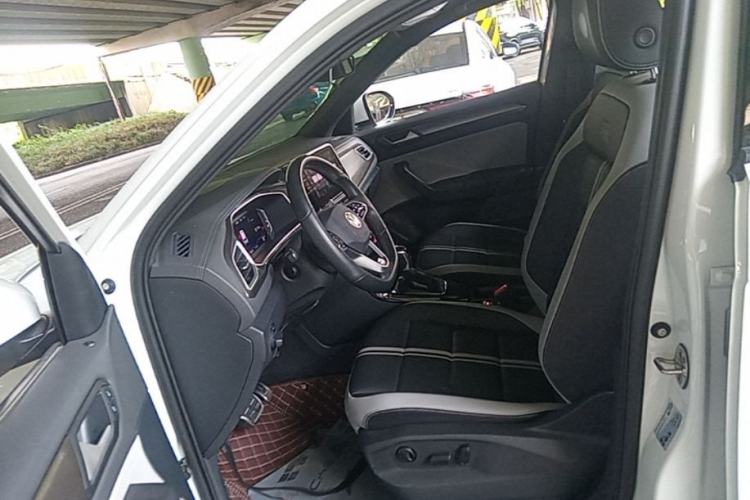 Used Volkswagen T-ROC 2023 300TSI DSG Two-Wheel-Drive Chen Guang Edition Left Front Seat