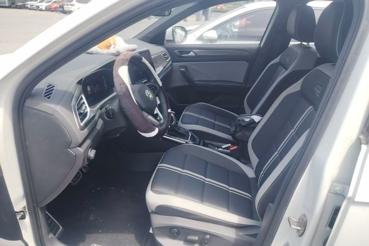 Used Volkswagen T-ROC 2023 300TSI DSG Two-Wheel-Drive Chen Guang Edition Left Front Seat