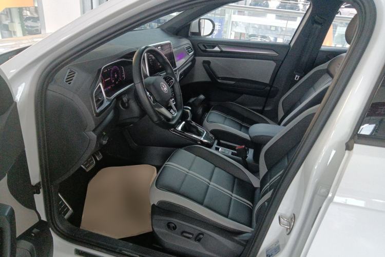 Used Volkswagen T-ROC 2023 300TSI DSG Two-Wheel-Drive Chen Guang Edition Left Front Seat