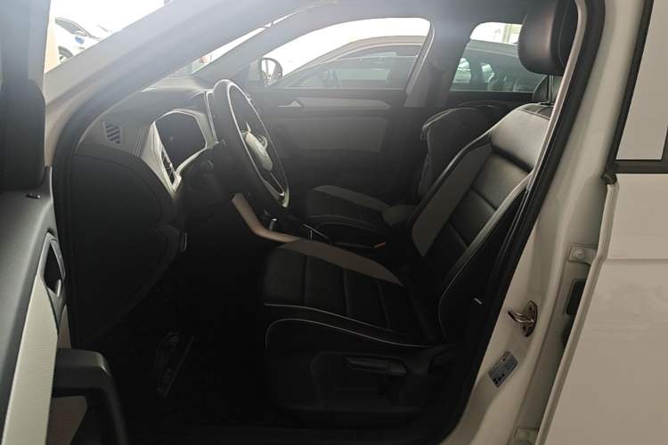 Used Volkswagen T-ROC 2023 280TSI DSG Two-Wheel Drive Time Edition Left Front Seat