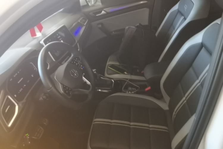 Used Volkswagen T-ROC 2023 300TSI DSG Two-Wheel-Drive Chen Guang Edition Left Front Seat