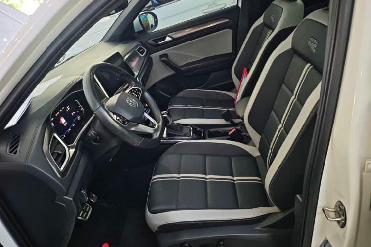 Used Volkswagen T-ROC 2023 300TSI DSG Two-Wheel-Drive Chen Guang Edition Left Front Seat
