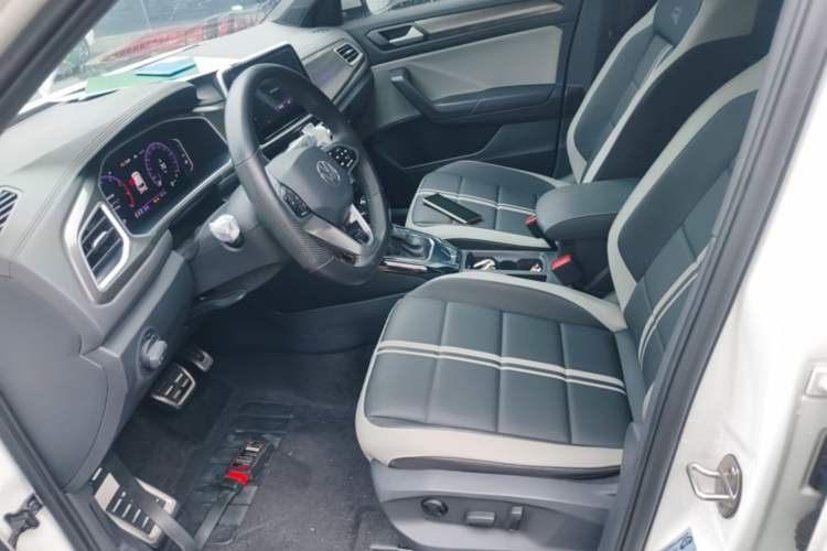 Used Volkswagen T-ROC 2023 300TSI DSG Two-Wheel-Drive Chen Guang Edition Left Front Seat