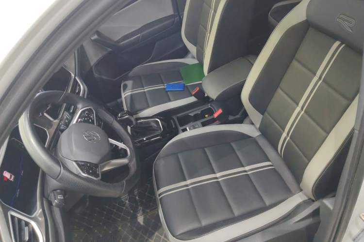Used Volkswagen T-ROC 2023 300TSI DSG Two-Wheel-Drive Chen Guang Edition Left Front Seat