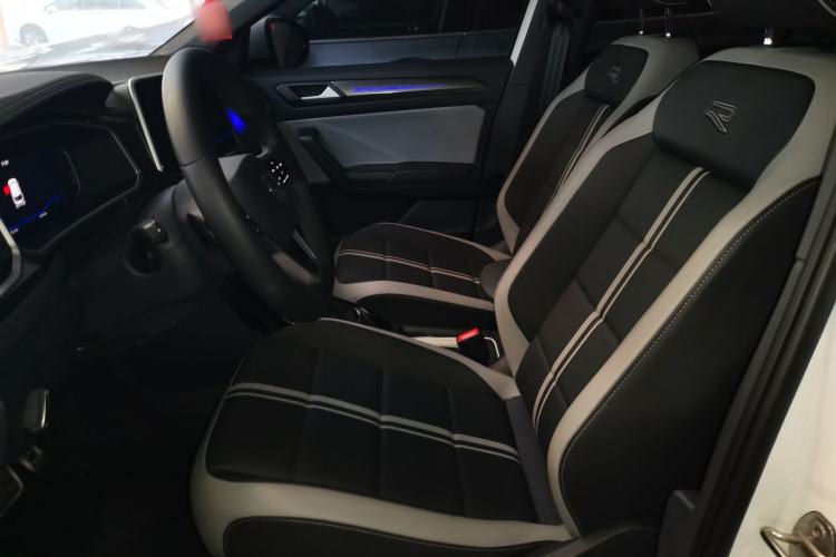 Used Volkswagen T-ROC 2023 300TSI DSG Two-Wheel-Drive Chen Guang Edition Left Front Seat