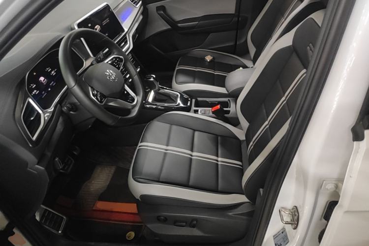 Used Volkswagen T-ROC 2023 300TSI DSG Two-Wheel-Drive Chen Guang Edition Left Front Seat