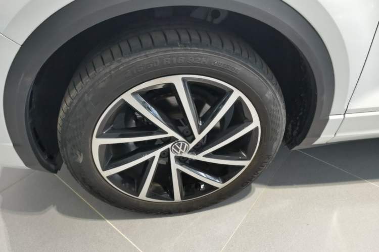 Used Volkswagen T-ROC 2023 300TSI DSG Two-Wheel Drive Starlight Edition Left Front Wheel Hub