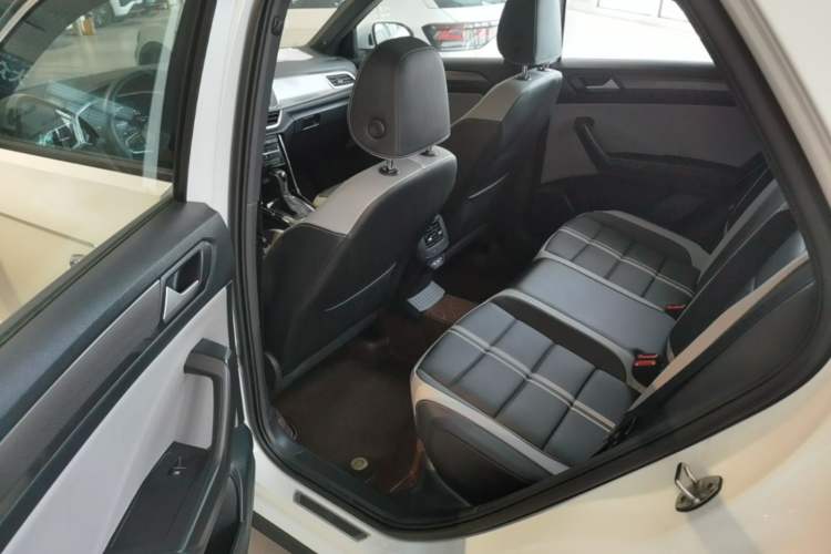 Used Volkswagen T-ROC 2023 300TSI DSG Two-Wheel Drive Starlight Edition Left Rear Seat