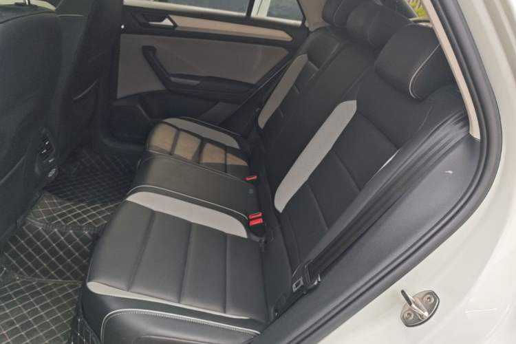 Used Volkswagen T-ROC 2023 280TSI DSG Two-Wheel Drive Time Edition Left Rear Seat