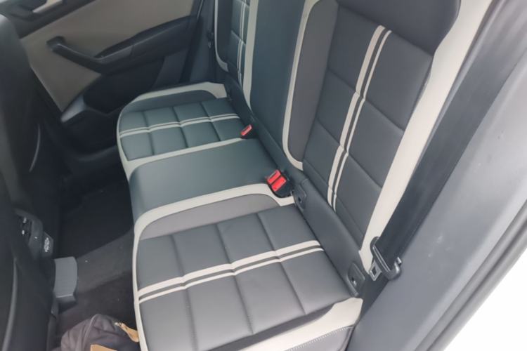 Used Volkswagen T-ROC 2023 300TSI DSG Two-Wheel-Drive Chen Guang Edition Left Rear Seat