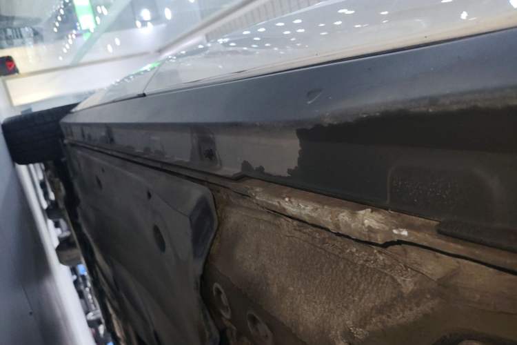Used Volkswagen T-ROC 2023 300TSI DSG Two-Wheel-Drive Chen Guang Edition Left Side Sill