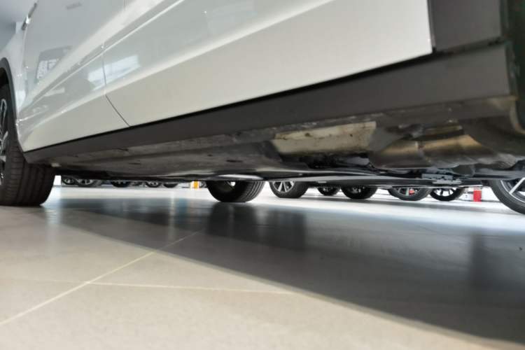 Used Volkswagen T-ROC 2023 300TSI DSG Two-Wheel Drive Starlight Edition Left Side Sill