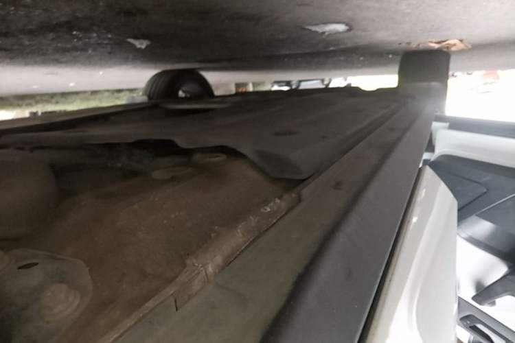 Used Volkswagen T-ROC 2023 300TSI DSG Two-Wheel-Drive Chen Guang Edition Left Side Sill