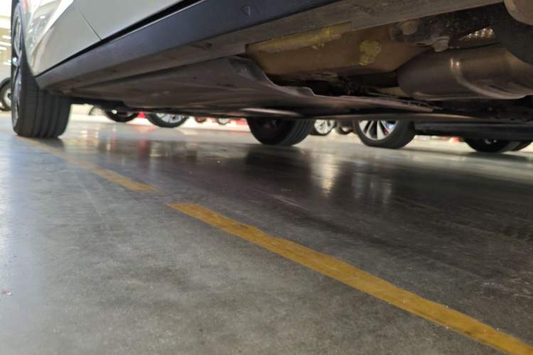 Used Volkswagen T-ROC 2023 300TSI DSG Two-Wheel Drive Starlight Edition Left Side Sill