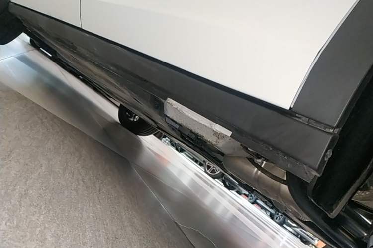 Used Volkswagen T-ROC 2023 300TSI DSG Two-Wheel-Drive Chen Guang Edition Left Side Sill