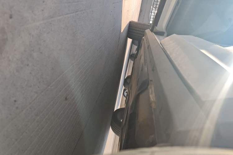 Used Volkswagen T-ROC 2023 300TSI DSG Two-Wheel Drive Starlight Edition Left Side Sill