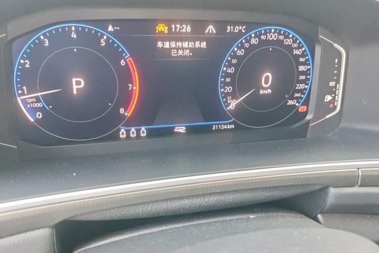 Used Volkswagen T-ROC 2023 300TSI DSG Two-Wheel-Drive Chen Guang Edition Odometer Close Up