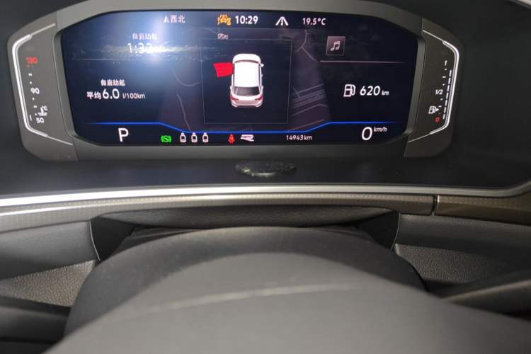 Used Volkswagen T-ROC 2023 300TSI DSG Two-Wheel-Drive Chen Guang Edition Odometer Close Up