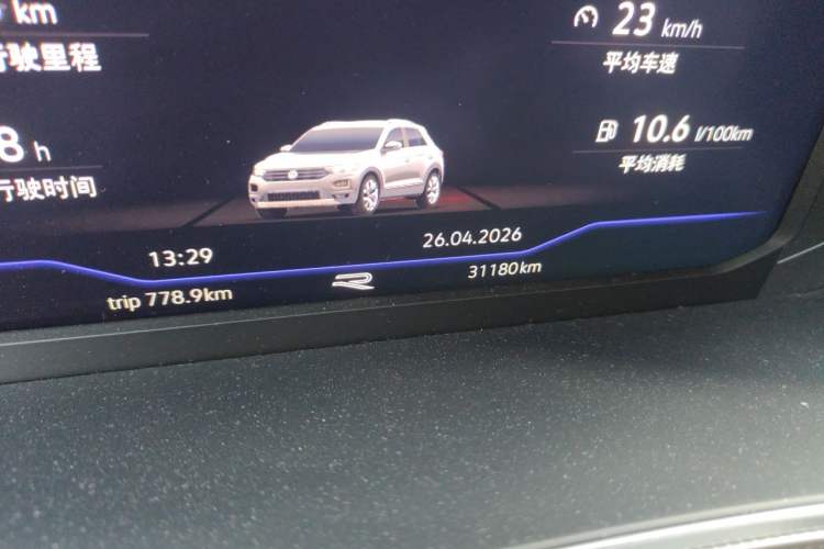 Used Volkswagen T-ROC 2023 300TSI DSG Two-Wheel-Drive Chen Guang Edition Odometer Close Up