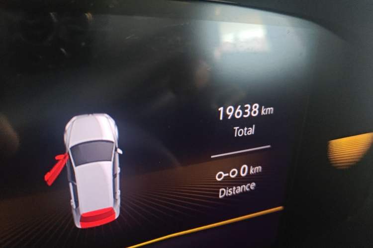 Used Volkswagen T-ROC 2023 280TSI DSG Two-Wheel Drive Time Edition Odometer Close Up