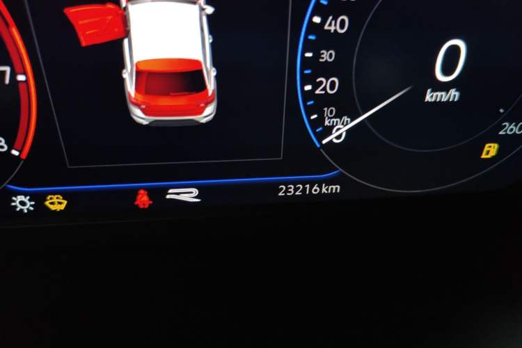 Used Volkswagen T-ROC 2023 300TSI DSG Two-Wheel-Drive Chen Guang Edition Odometer Close Up