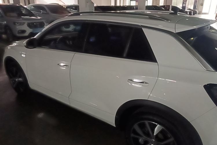 Used Volkswagen T-ROC 2023 300TSI DSG Two-Wheel-Drive Chen Guang Edition Rear Left 45 Deg