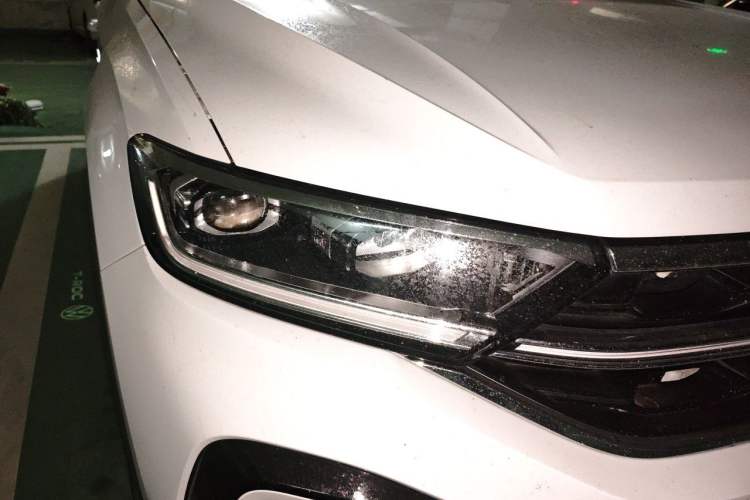 Used Volkswagen T-ROC 2023 300TSI DSG Two-Wheel-Drive Chen Guang Edition Right Front Headlight