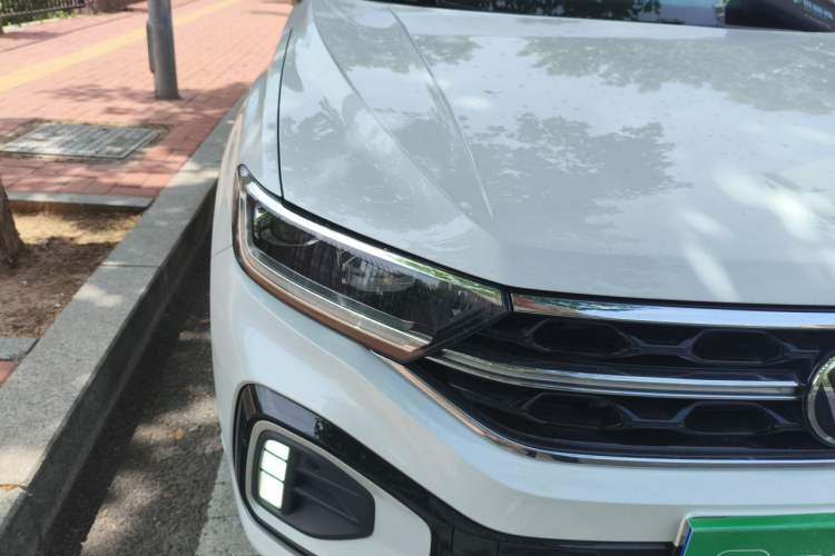 Used Volkswagen T-ROC 2023 300TSI DSG Two-Wheel-Drive Chen Guang Edition Right Front Headlight