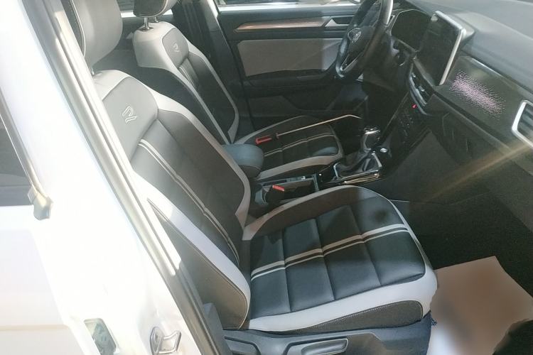 Used Volkswagen T-ROC 2023 300TSI DSG Two-Wheel Drive Starlight Edition Right Front Seat